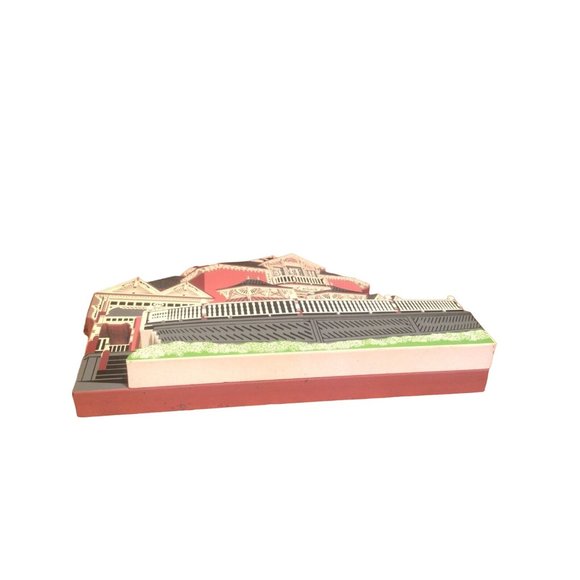 Shelia's ROSALIE HOUSE Eureka Springs Arkansas Wood Ledge Shelf Sitter collectib - Picture 5 of 7